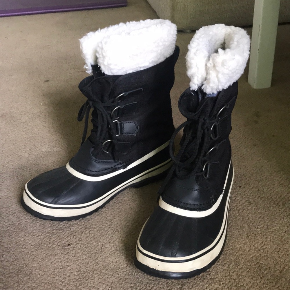 Black sorel snow boots